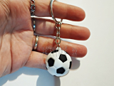 AKCE - Fotbalový míč - přívěsek na klíče, kabelku, peněženku, atd...