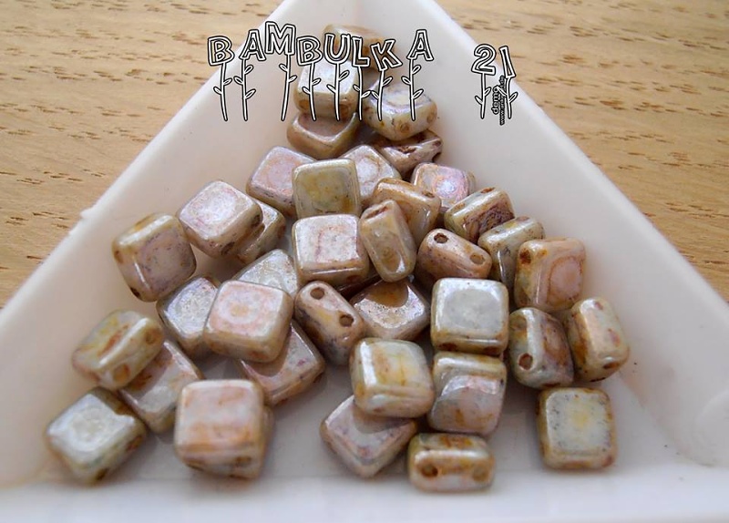 Tila 6mm x 6mm - béžovo flíčkaté - balení 20ks