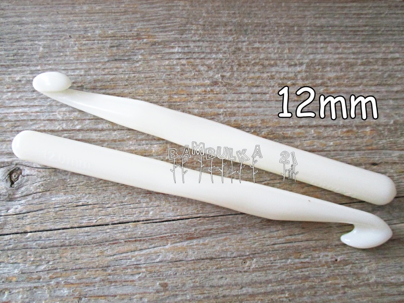 Plastový háček - 12mm