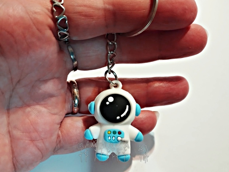 AKCE - Modrý kosmonaut - přívěsek na klíče, kabelku, peněženku, atd...